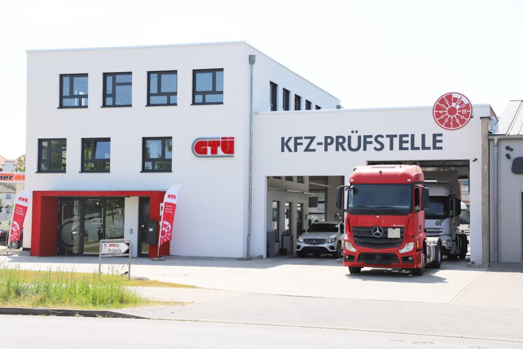 Tüv Hanau Prüfhalle für Hauptuntersuchung